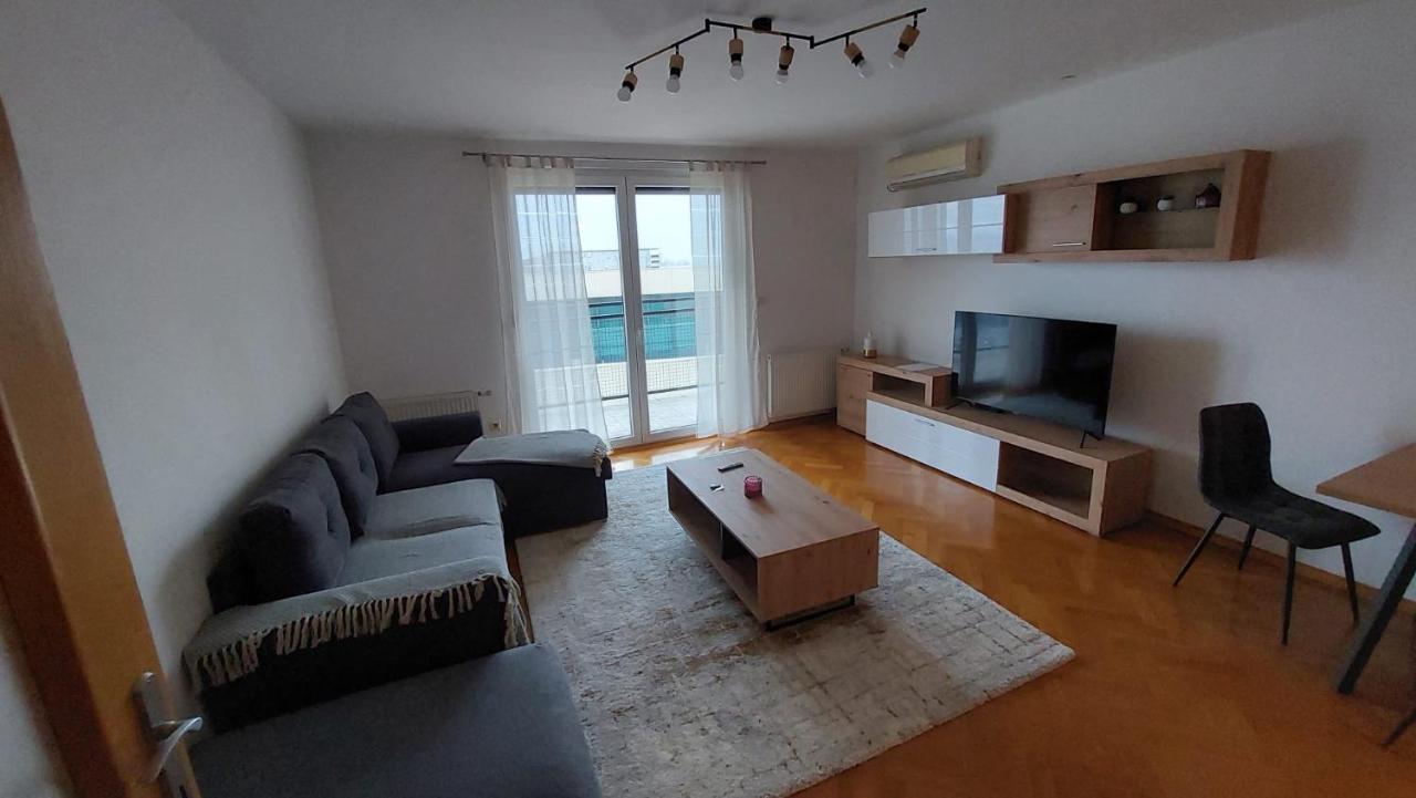 Med Man Apartmani Slavonski Brod Exteriör bild